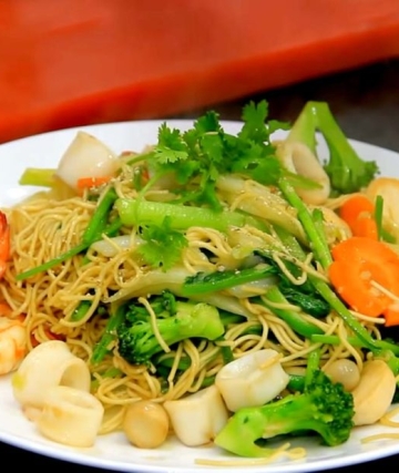 Mì xào hải sản